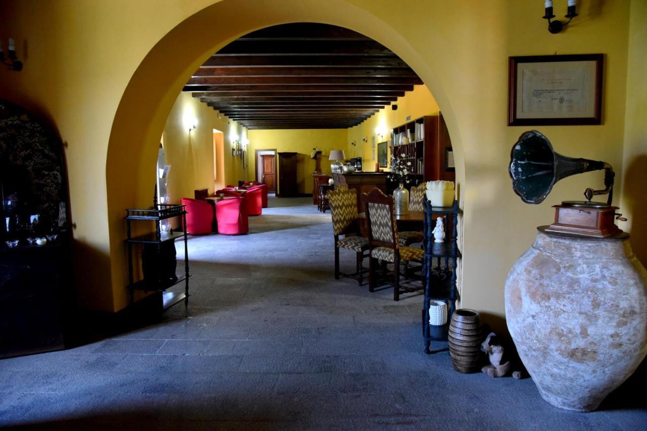 Il Castello Dei Principi Sanseverino Viggianello Exterior foto